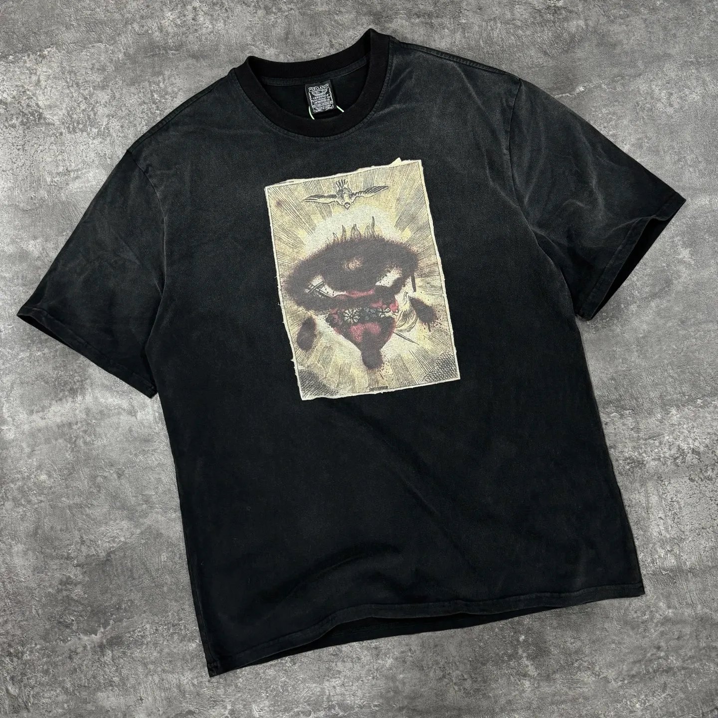 P118 # CTS-08 "Saint Holy Eyes Limited Edition" Heavy distressed washing process, distressed short-sleeved T-shirt, customized heavy brushed vintage texture fabric, white ink direct-jet printing, full texture Size: S M L XL